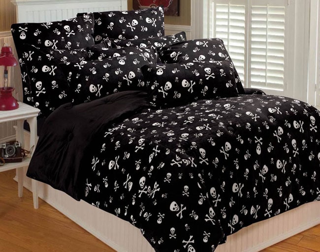 Reversible Micro plush Skull Comforter Set  