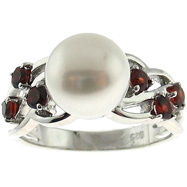   Freshwater Pearl and Garnet Ring (8 9 mm) (Size 7)  