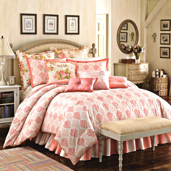 Mary Jane Farm Vintage Romance King-size 4-piece Comforter ...