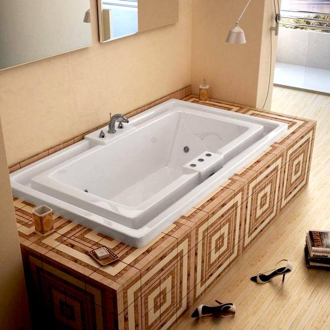 Infinity White Whirlpool Tub with Heater and Chromatherapy