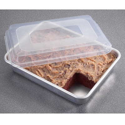 Nordic Ware Commercial Cake Pan with Cover (9 x 13)