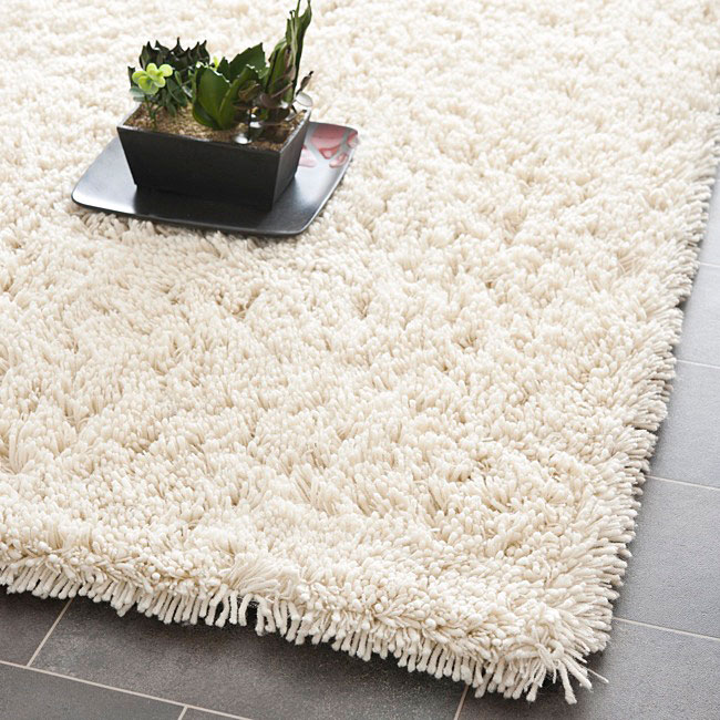 Hand woven Bliss Ivory Shag Rug (96 X 136)