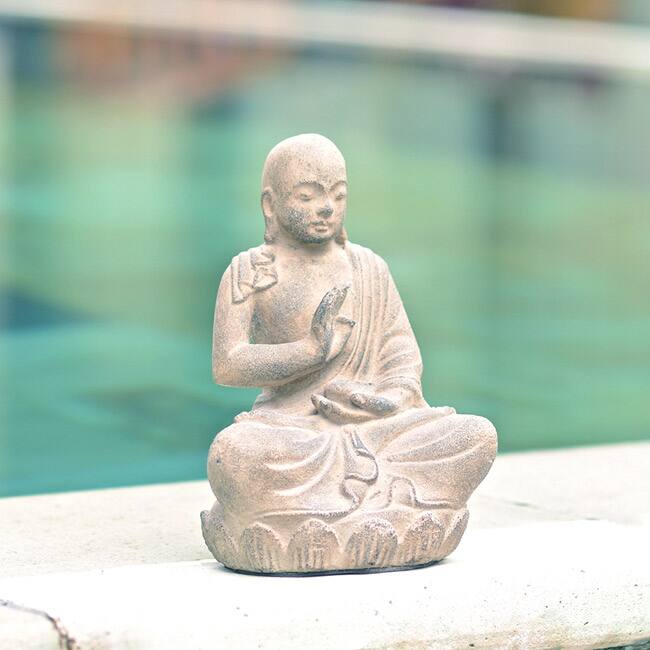 Handmade Volcanic Ash Buddha on Lotus Sitting Statue (Indonesia)