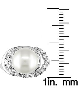 14k Freshwater Button Pearl & 1/10ct TDW Diamond Ring