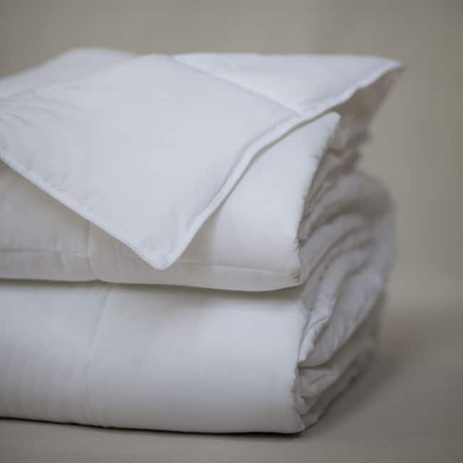 Oversize Silky Touch Queen-size Microfiber Blanket - White