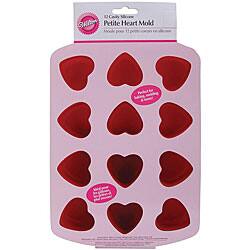 Wilton 12-cavity 'Petite Heart' Red Silicone Mini Mold - Bed Bath & Beyond  - 4408741