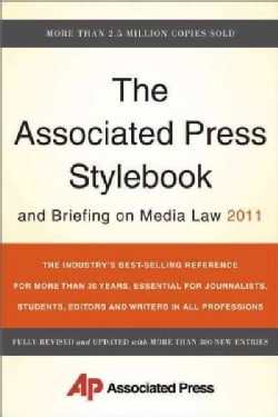 Associated Press Stylebook and Briefing on Media Law 2011 (Paperback