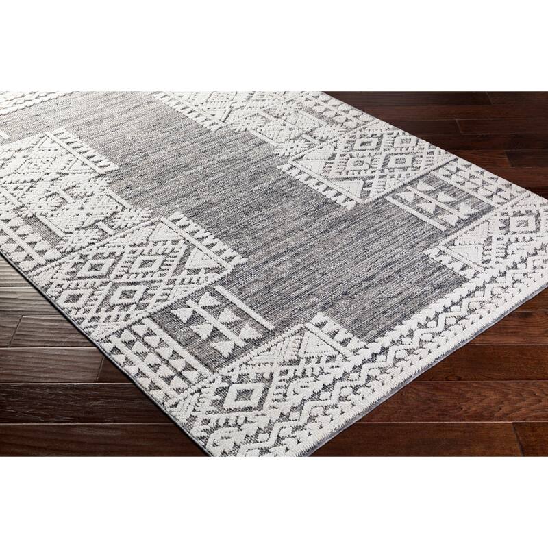 Grieg Indoor/ Outdoor Farmhouse Area Rug