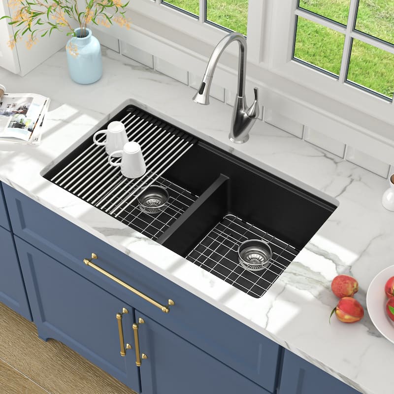 Lordear 33" Kitchen Sink Double Bowl Undermount Workstation Low Divider Quartz Composite Sink with Accessories