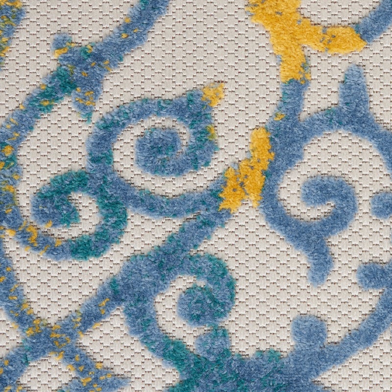 Nourison Aloha Transitional Scroll Indoor/Outdoor Damask Rug