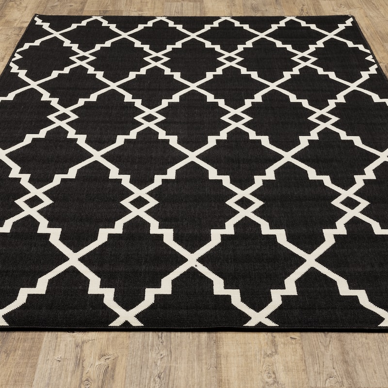 Style Haven Marianna Ornate Lattice Black/ Off-White Loop Pile Indoor Outdoor Area Rug