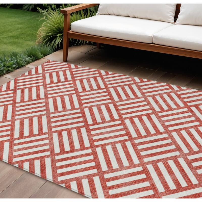 HomeRoots Geometric Transitional Rectangle Outdoor Rug - 8' X 10'