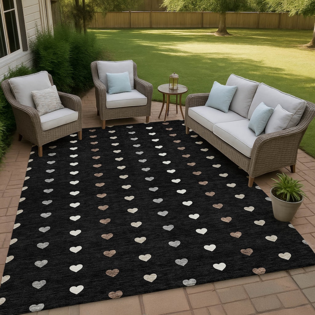 Machine Washable Indoor/ Outdoor Modern Hearts Chantille Rug