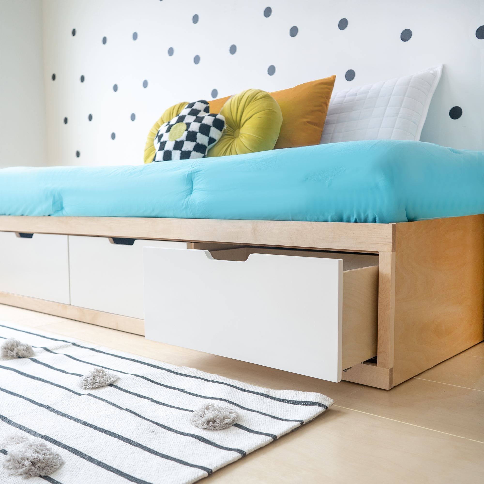 商品画像：Amazon.com: Bellemave Kids Twin Bed Frame with Storage 4