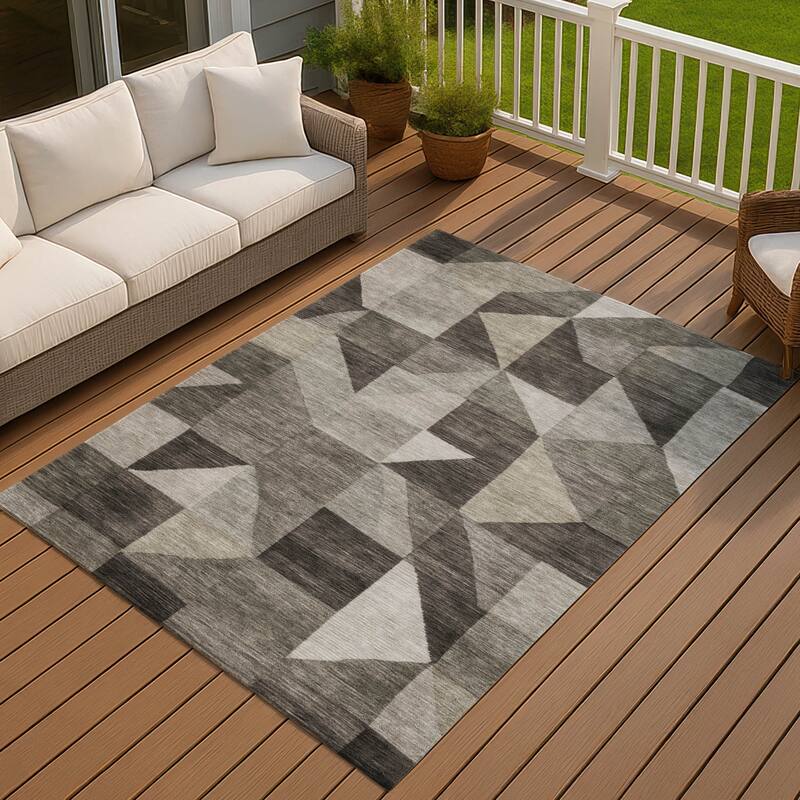 Machine Washable Indoor/ Outdoor Geo Rubi Chantille Rug - Taupe - 2'6" x 3'10"