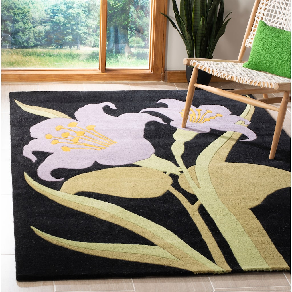 SAFAVIEH Handmade Soho Loren Lily Floral N.Z. Wool Rug