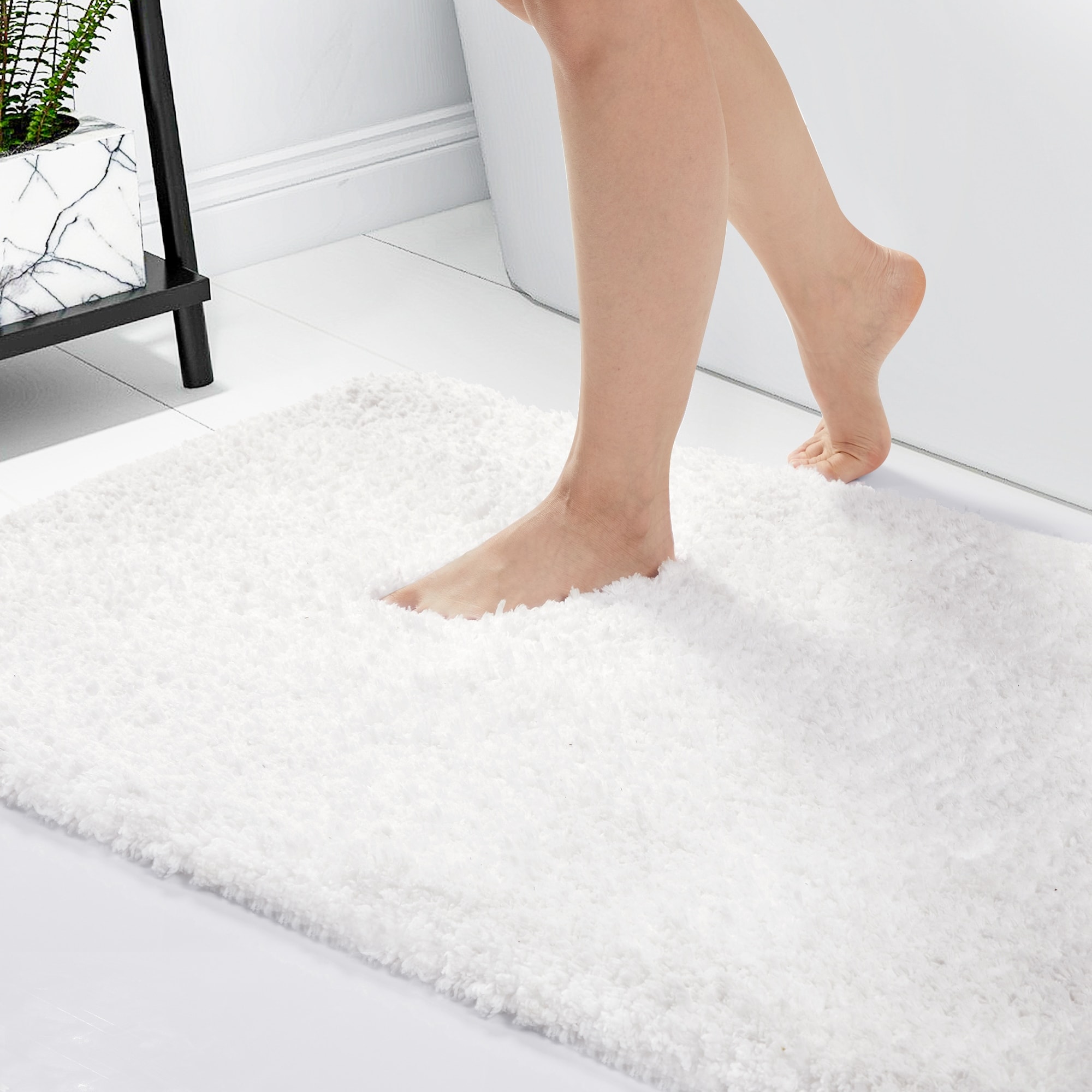 White fluffy store bath mat
