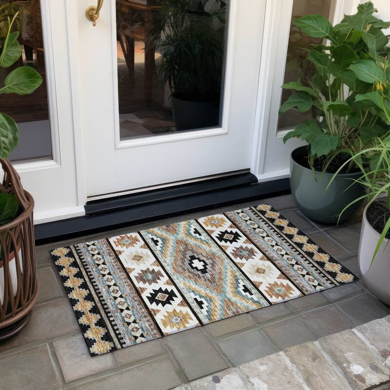 Machine Washable Indoor/ Outdoor Modern Ottawa Chantille Rug - Black - 1'8" x 2'6"