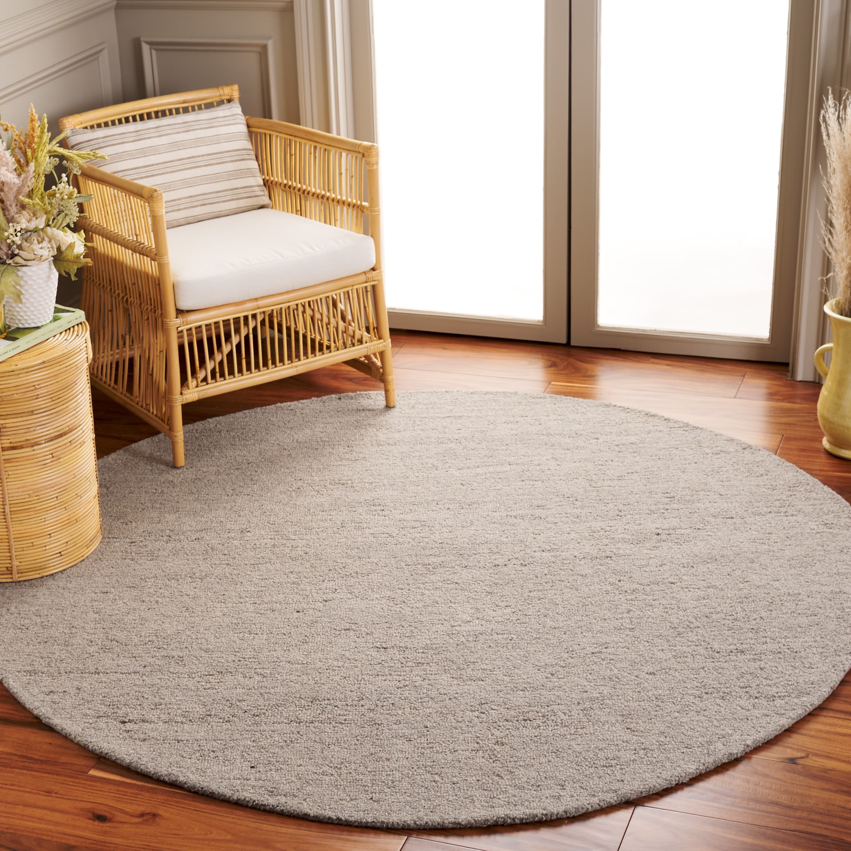 SAFAVIEH Handmade Himalaya Jinia Solid Wool Rug