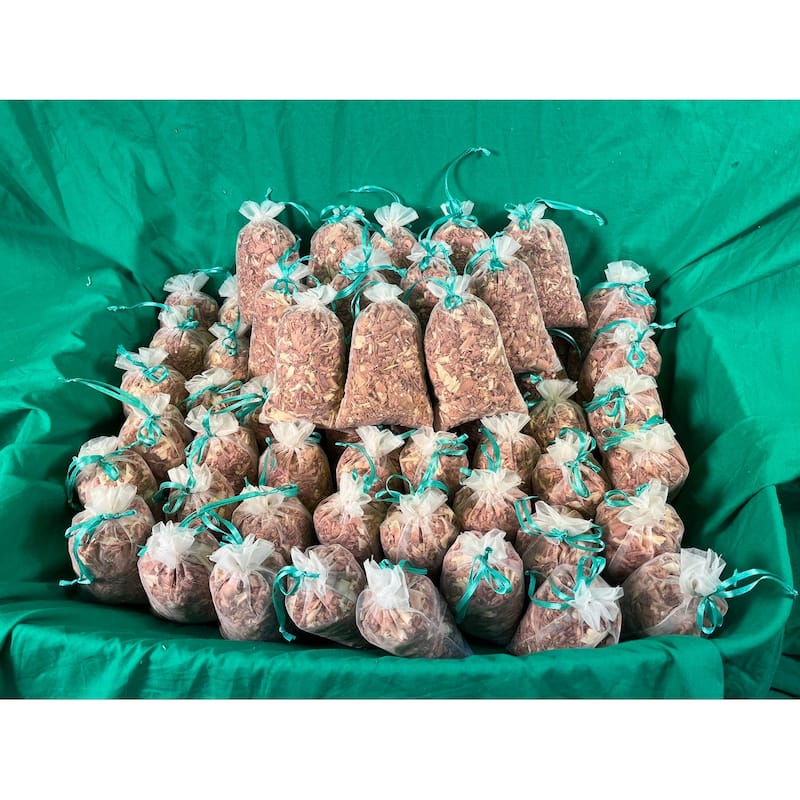 Aromatic Cedar Sachets by Silk Bag, 60 each