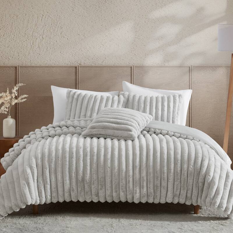 Riverbrook Home Everett Collection