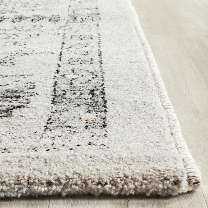 SAFAVIEH Carmel Zettie Vintage Boho Distressed Oriental Rug