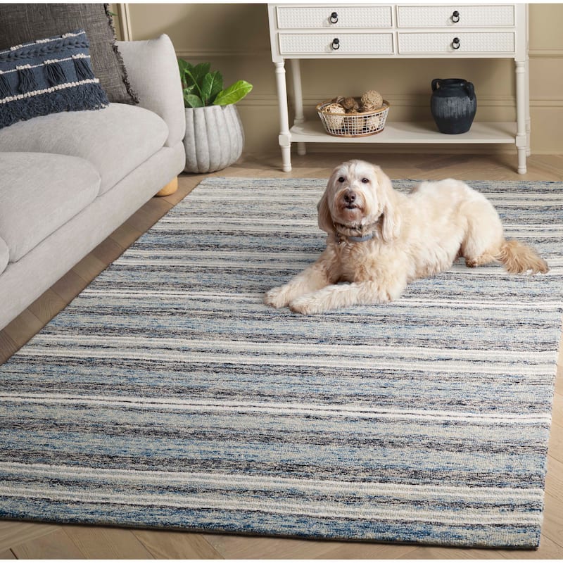 SAFAVIEH Handmade Ebony Luise Wool Rug