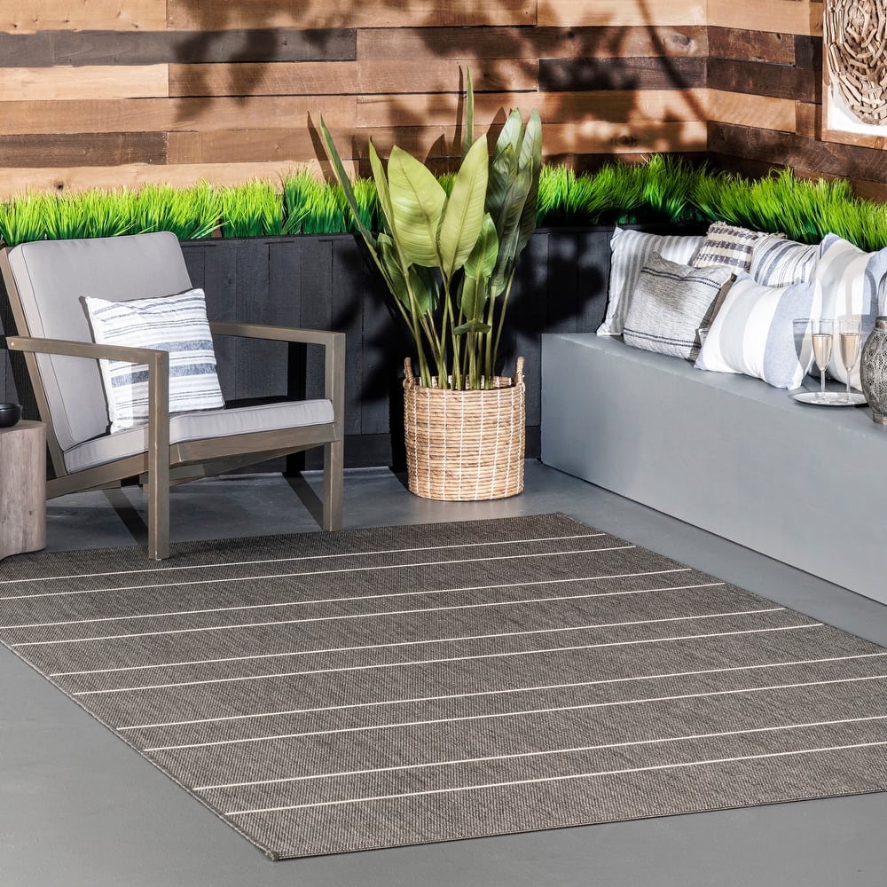 Nuloom Sharyl Modern Striped Indoor/Outdoor Area Rug