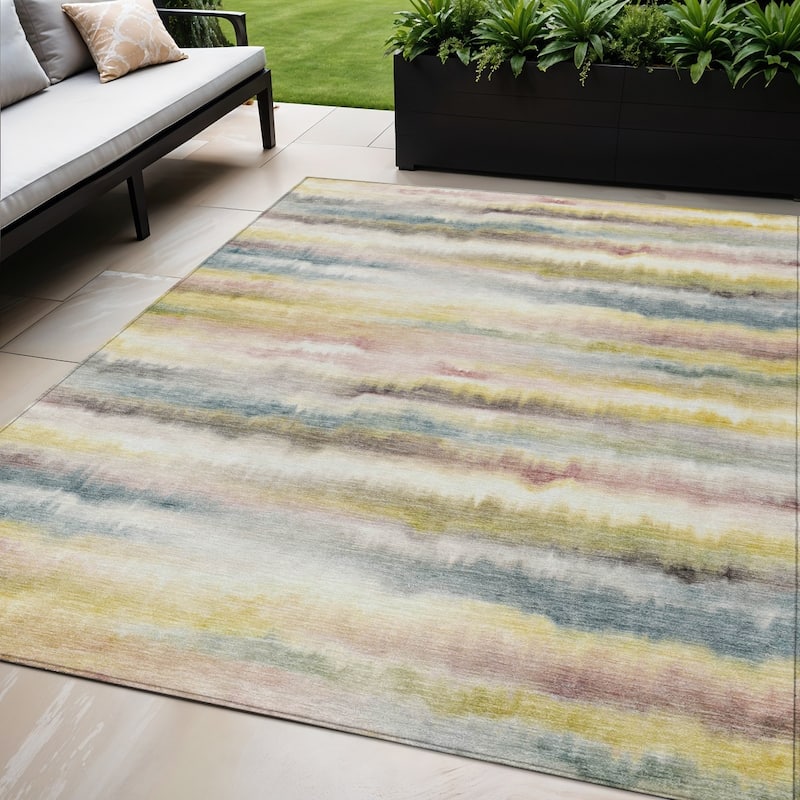 HomeRoots Striped Transitional Rectangle Outdoor Rug - 5' X 8'