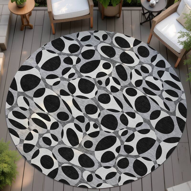 Machine Washable Indoor/ Outdoor Contemporary Saline Chantille Rug - Black - 8' x 8'