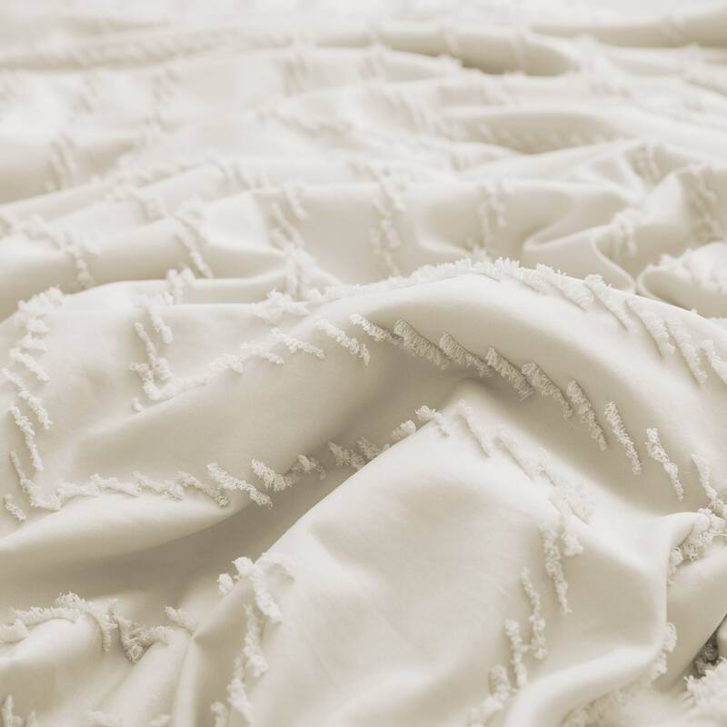 Tufted Clipped Jacquard Geometric Oversized Duvet Cover & Pillowcase Set