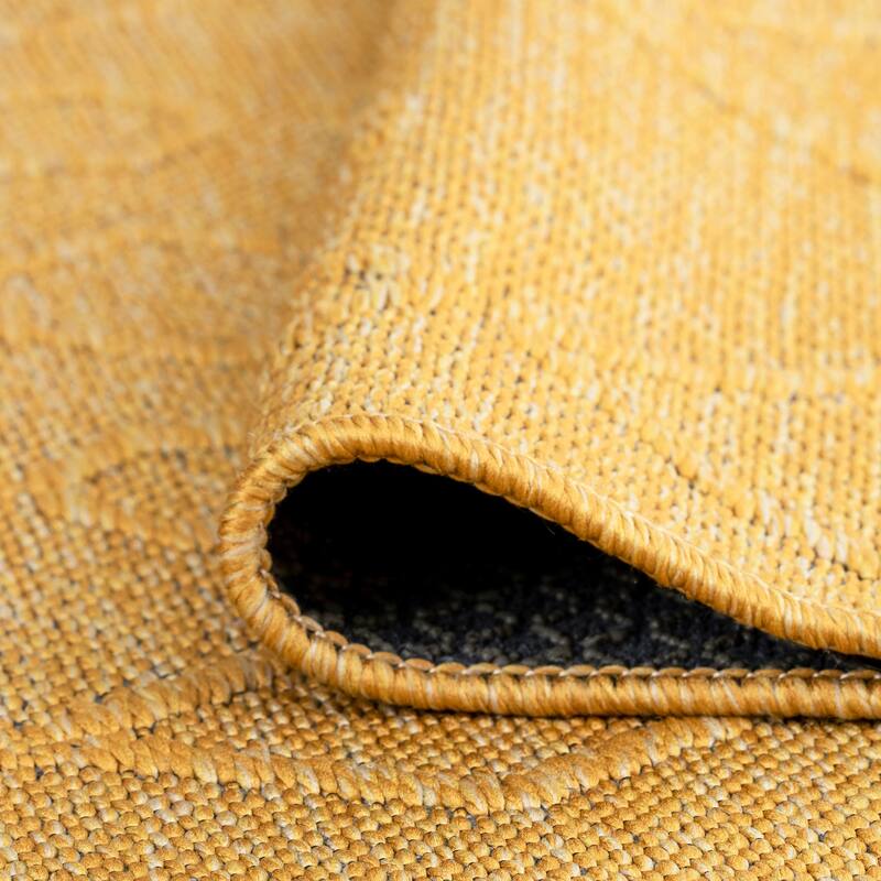 Alameda Solid Color Geometric Machine Washable Indoor Area Rug