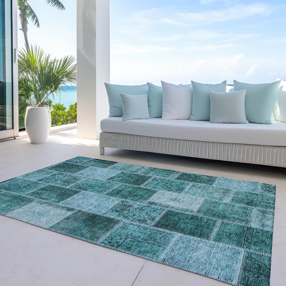 Machine Washable Indoor/ Outdoor Chantille Traditional Patchwork Rug