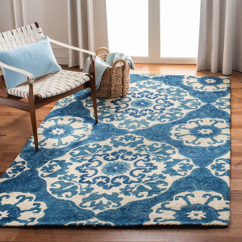 SAFAVIEH Handmade Roslyn Hildrun Modern Floral Wool Rug - 5' x 8' - Blue/Ivory