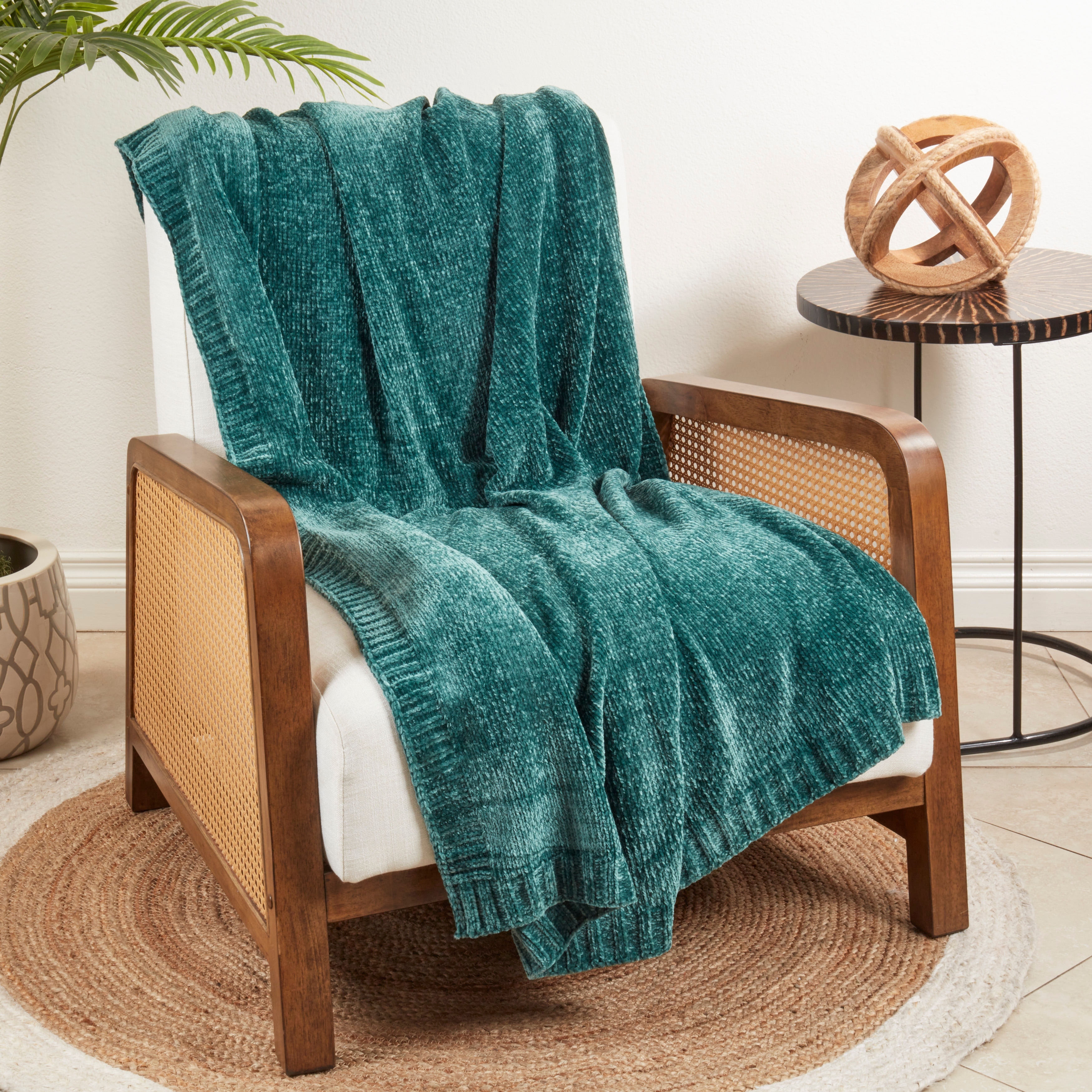Cozy Chenille Knit Throw for Ultimate Warmth and Comfort  -image