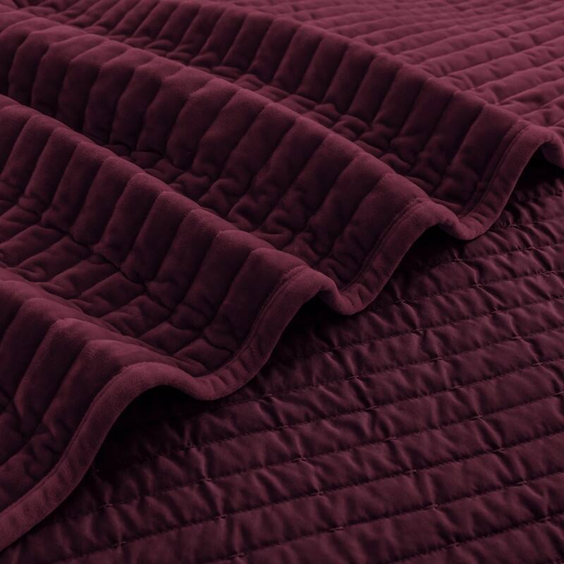 Wonderful Velvet 3 Piece Quilt Set