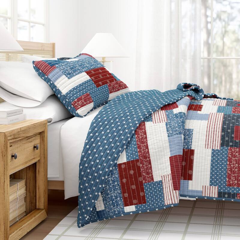 Linery & Co. All Season 3 Piece Americana Stitched Quilt Set with Shams - Americana Patchwork - Queen