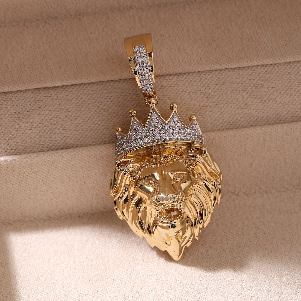 10K Gold 1/6ct TDW Diamond Crowned Lion Head Pendant for Men