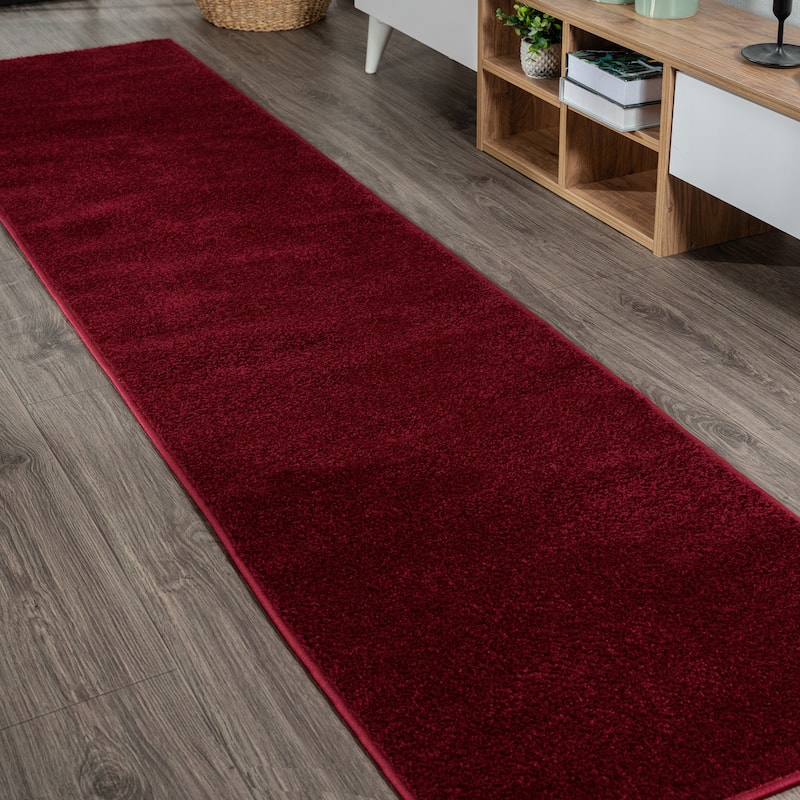 JONATHAN Y Tumbling Solid Low-Pile Area Rug - 2 X 16 - Dark Red