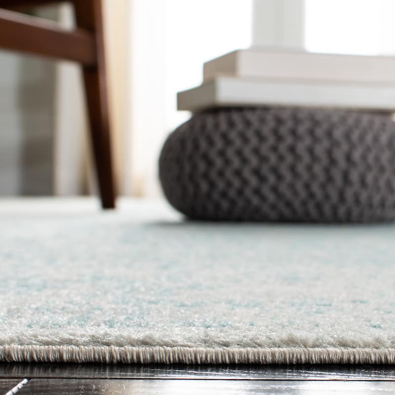 SAFAVIEH Evoke Quinn Vintage Distressed Rug