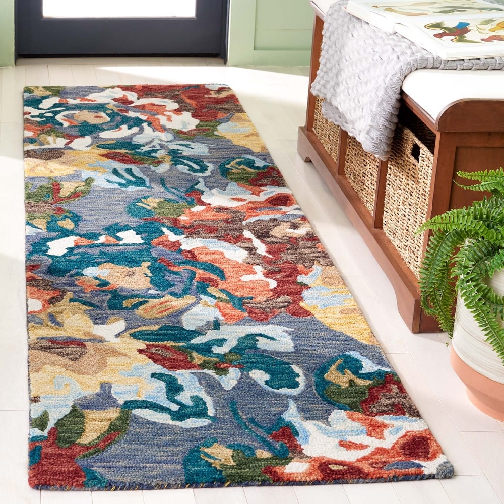 SAFAVIEH Handmade Blossom Lazara French Country Floral Wool Rug