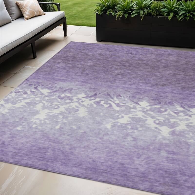 HomeRoots Damask Transitional Rectangle Outdoor Rug - 5' X 8'