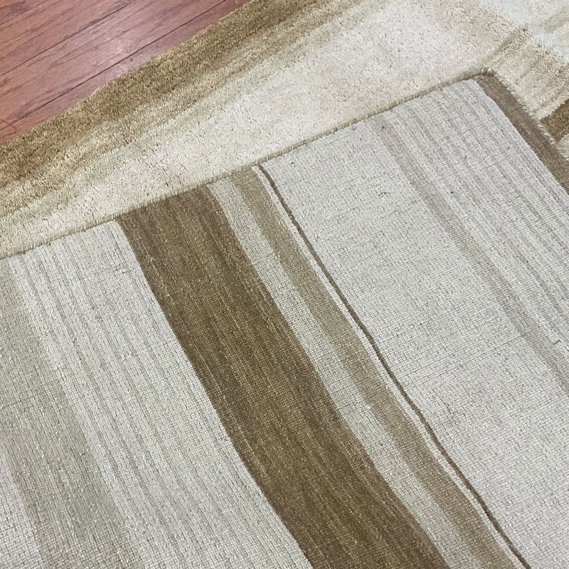 HERAT ORIENTAL 4' x 6' Handmade Vertical Stripe Tibetan Wool Rug - 4' x 6'