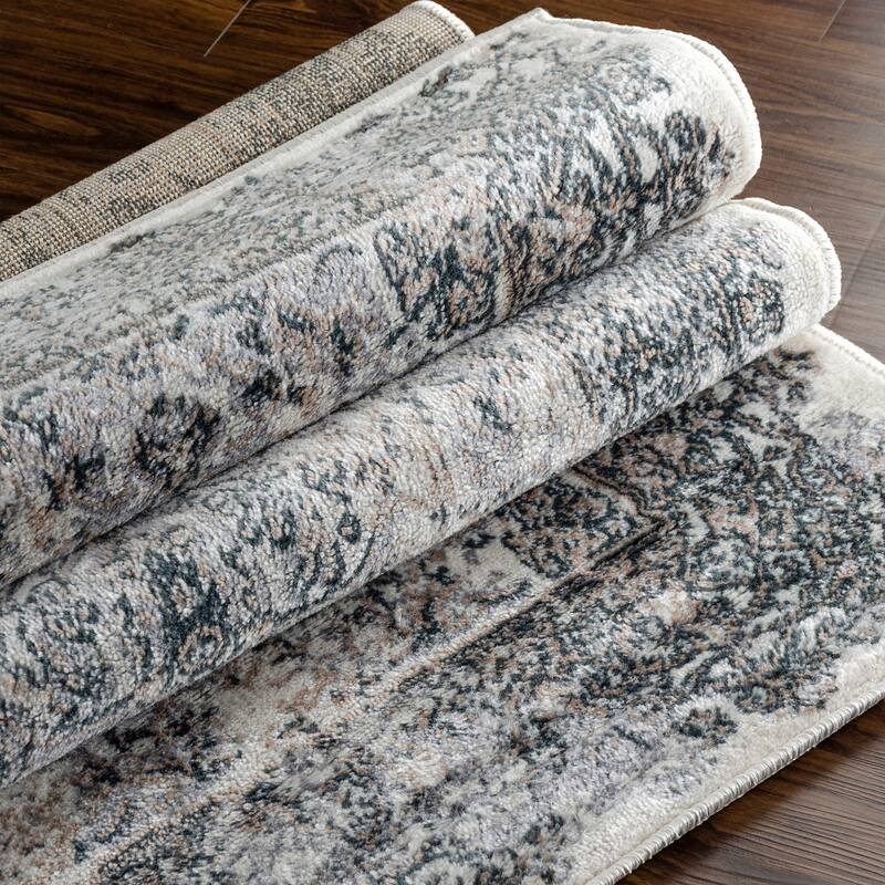 Superior Traditional Vintage Distressed Polypropylene Area Rug