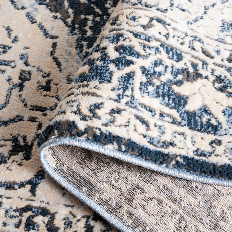 SAFAVIEH Rosewood Sueann Traditional Oriental Rug