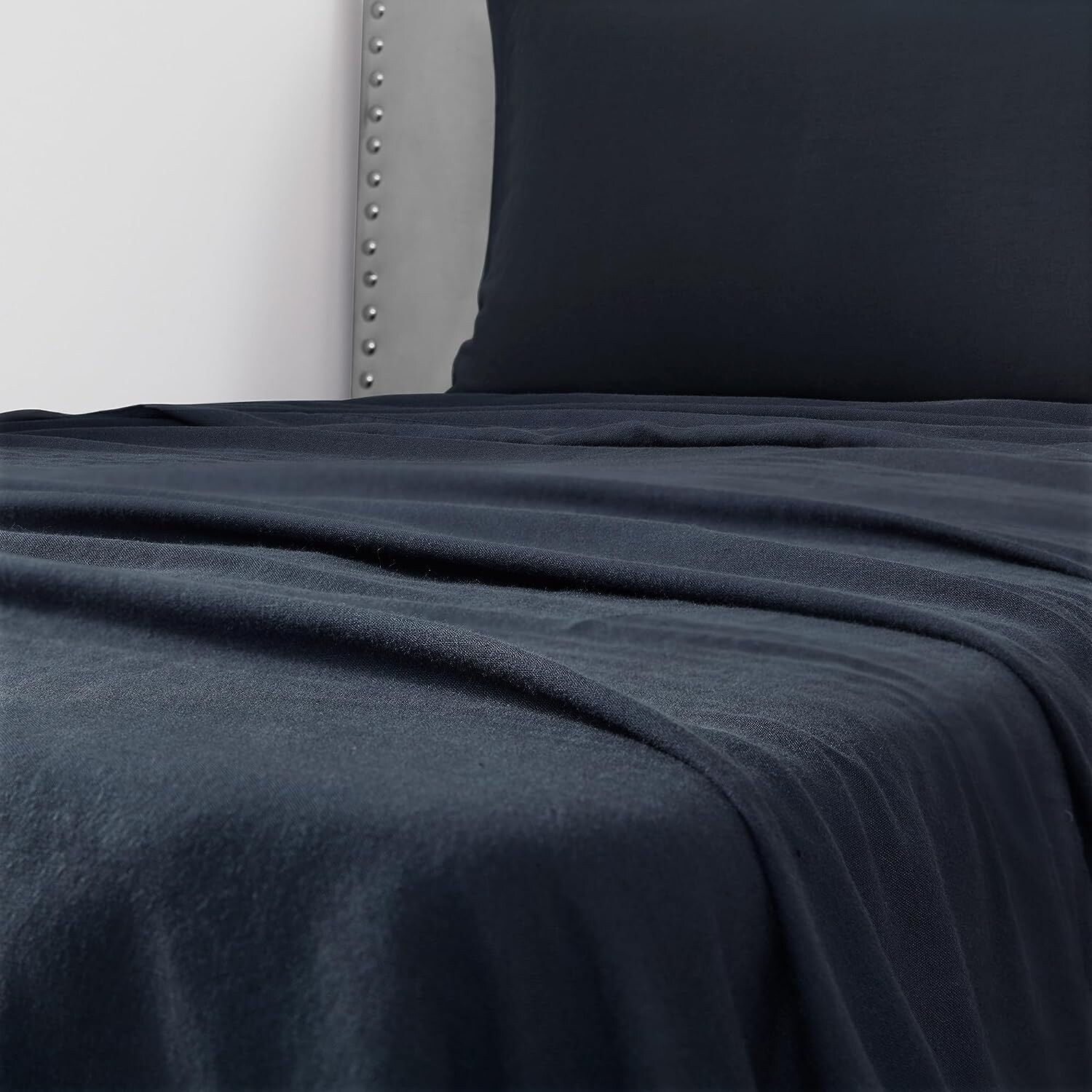 Dark Sky Reserve Bamboo Linen Sheets Nightfall Navy Made in Portugal-image