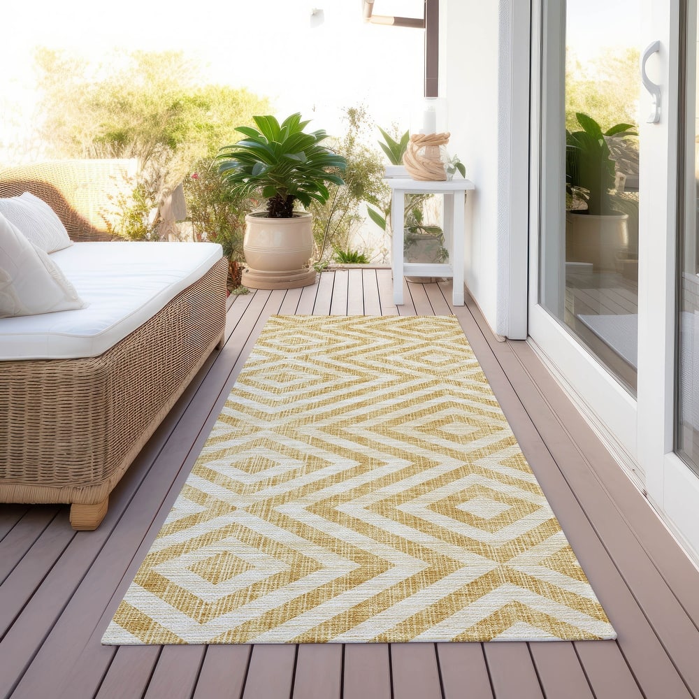 Machine Washable Indoor/ Outdoor Chantille Diamond Geo Rug