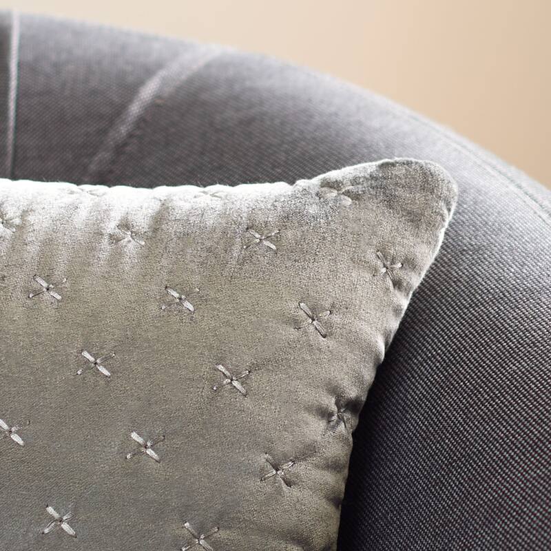 SAFAVIEH Stiina Decorative Throw Pillow