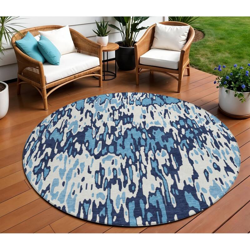 HomeRoots Striped Transitional Rectangle Outdoor Rug - 8' Round