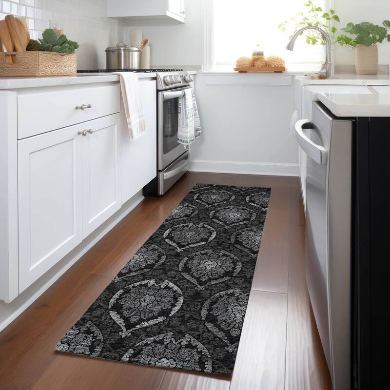 Machine Washable Indoor/ Outdoor Chantille Traditional Damask Rug